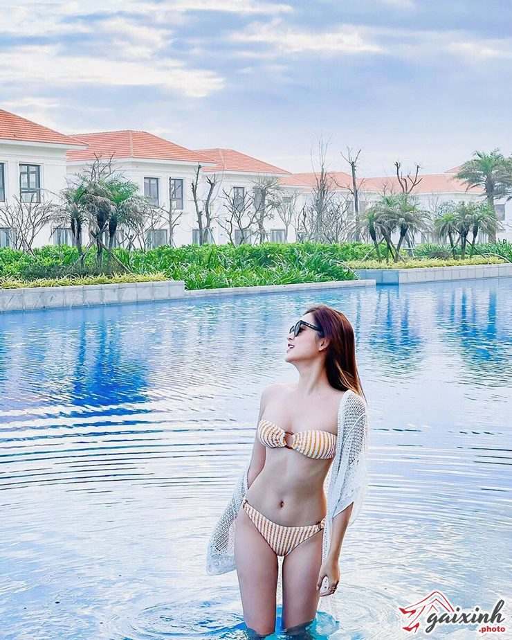 ảnh gái đẹp mặc bikini