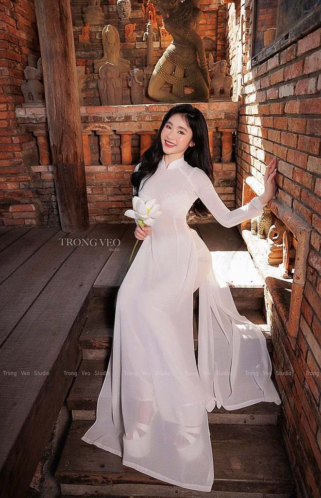 ao dai khoe quan lot ren dep