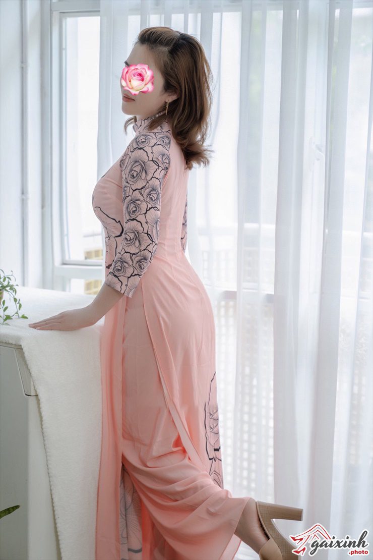 ao dai sexy ngoc mon 2