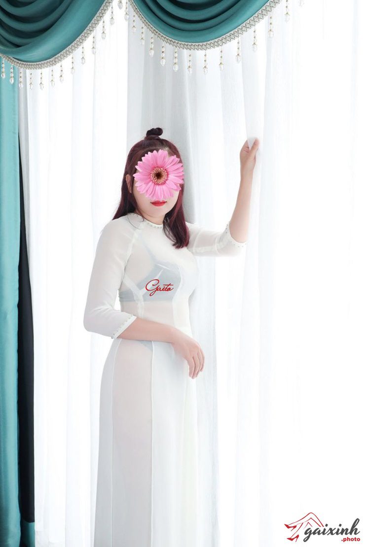 ao dai sexy thu huong 1