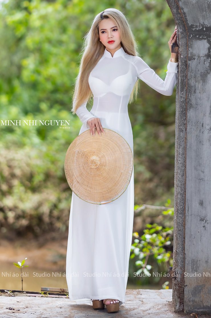 ao dai trang mong khoe vong 3