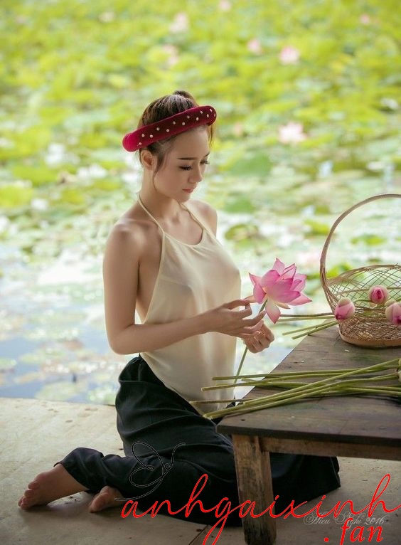 áo yếm xuyên thấu