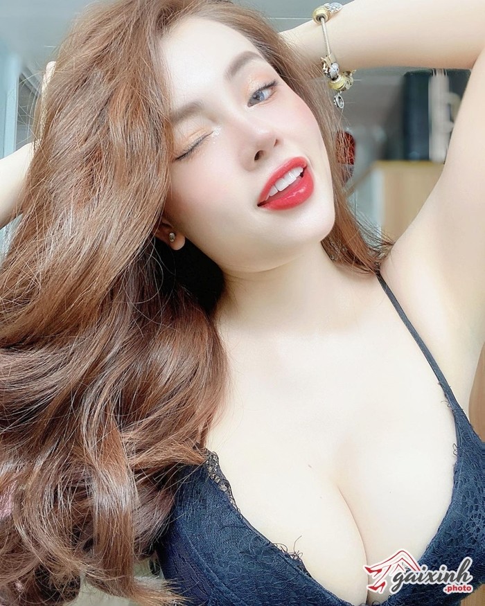 đinh tú my mặc bikini