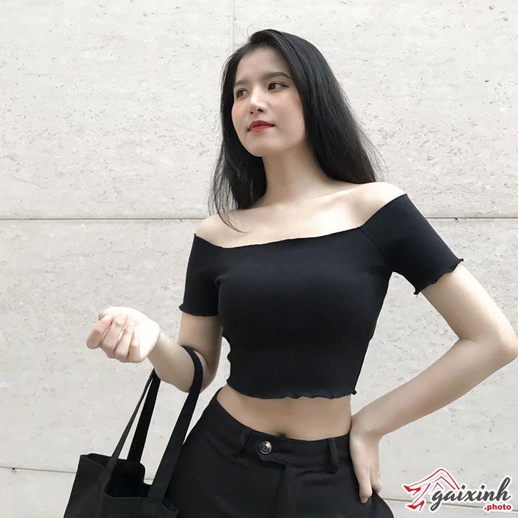 gái xinh mặc croptop khoe vòng 1 nóng bỏng