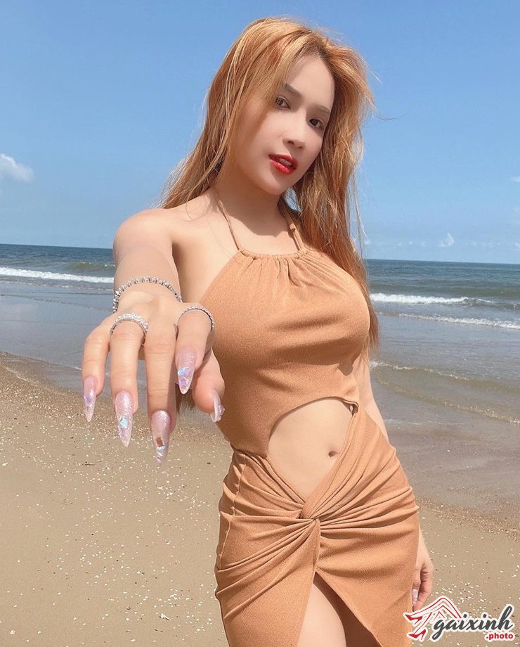 kha nhu sexy 11