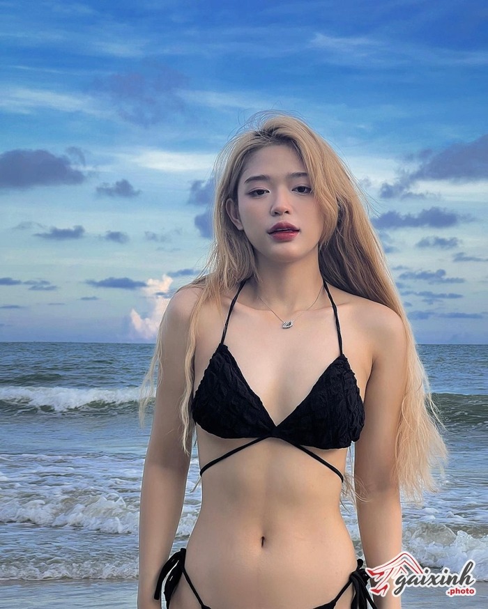 mai ha hoang yen sexy