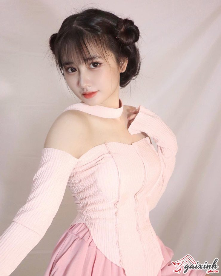 người nhiều follow nhất tiktok thế giới