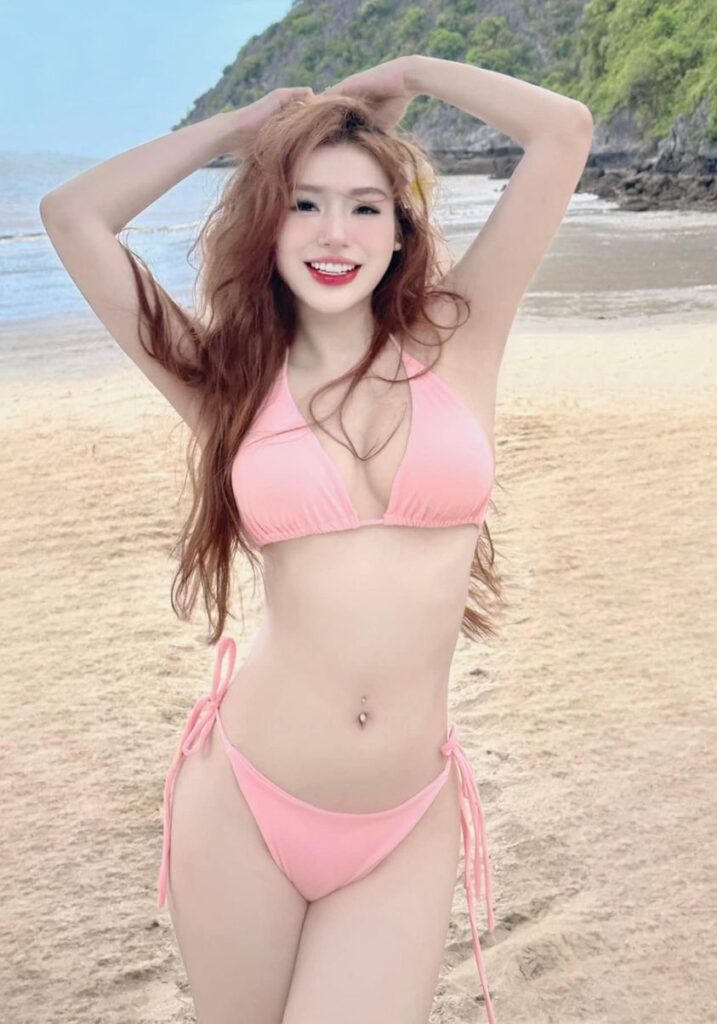 Gái xinh khoe bikini dáng xinh