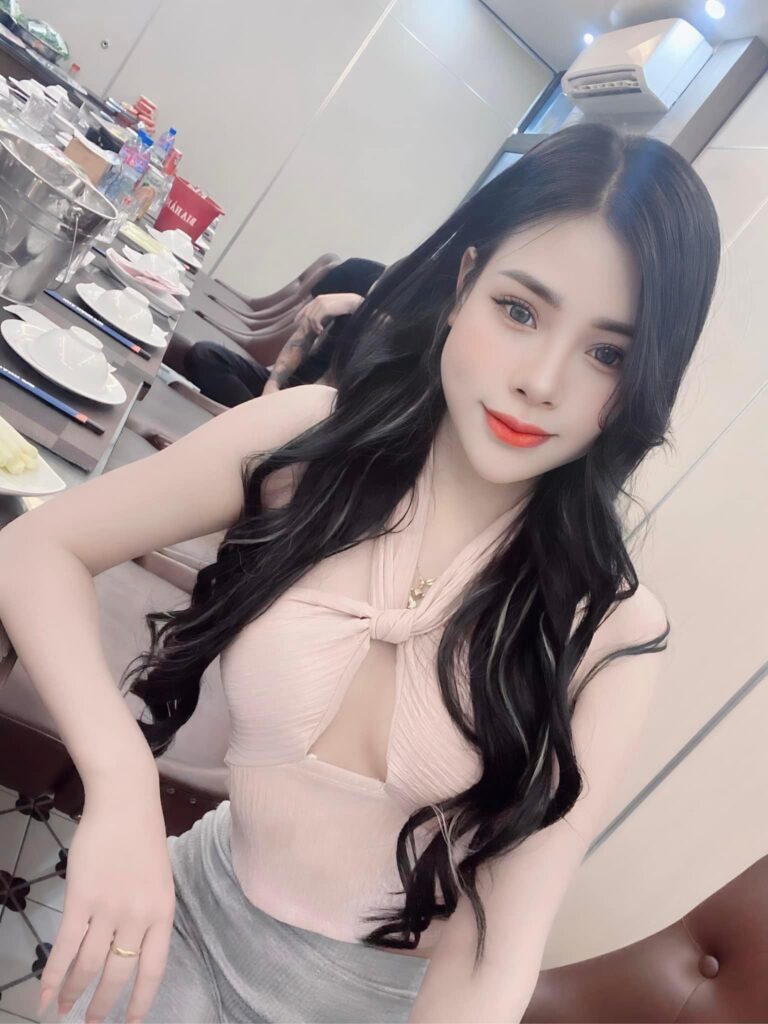 Hot girl tiktok khoe dáng 