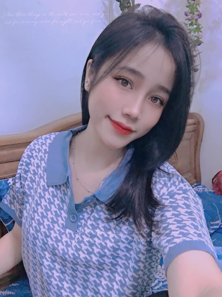 Hot girl tiktok khoe dáng 