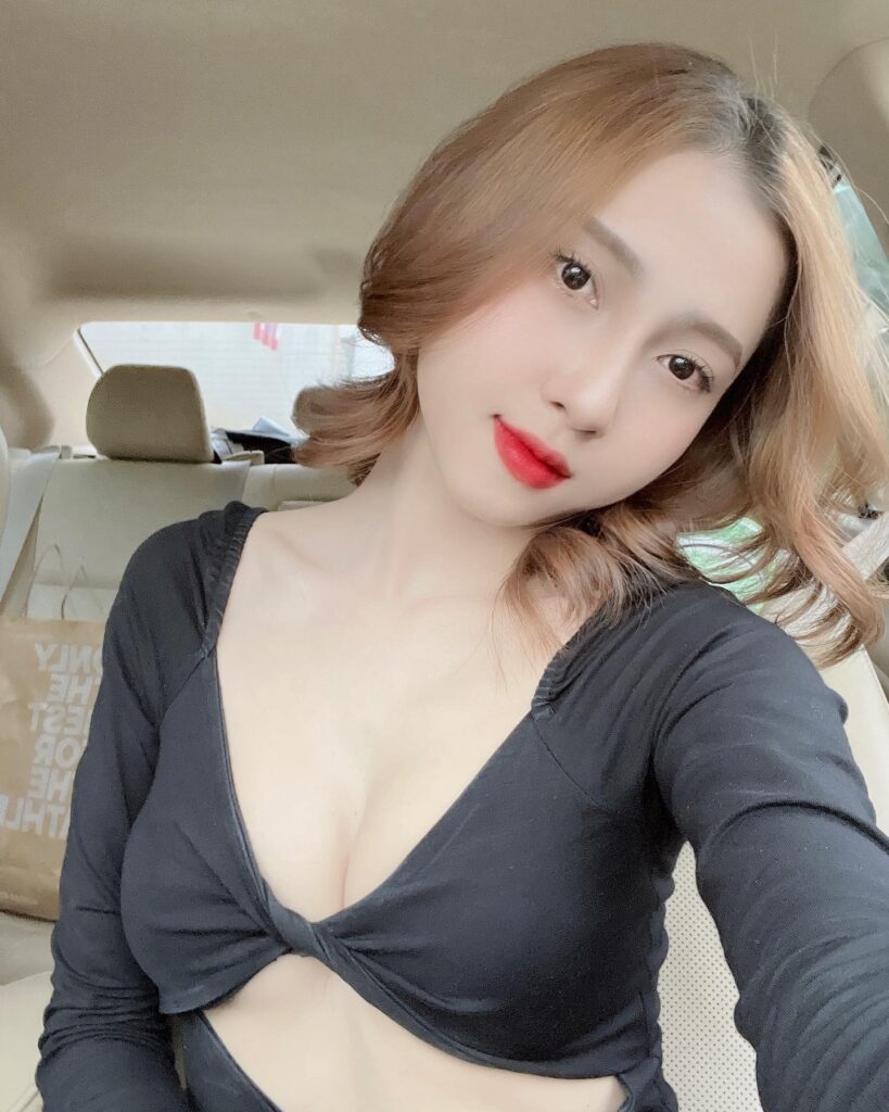 Hot girl tiktok khoe dáng 