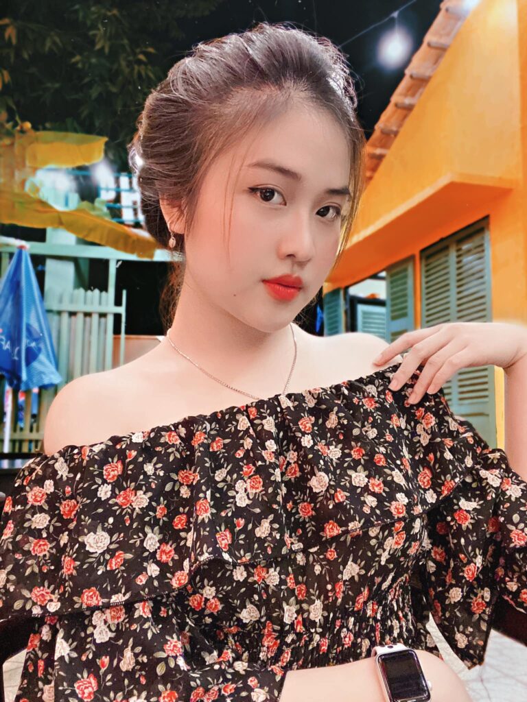 hotgirl Hồ Anh Thư quyến rủ